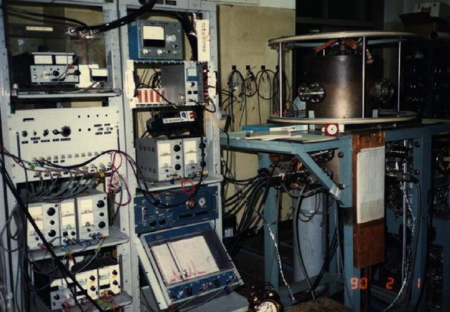 900201